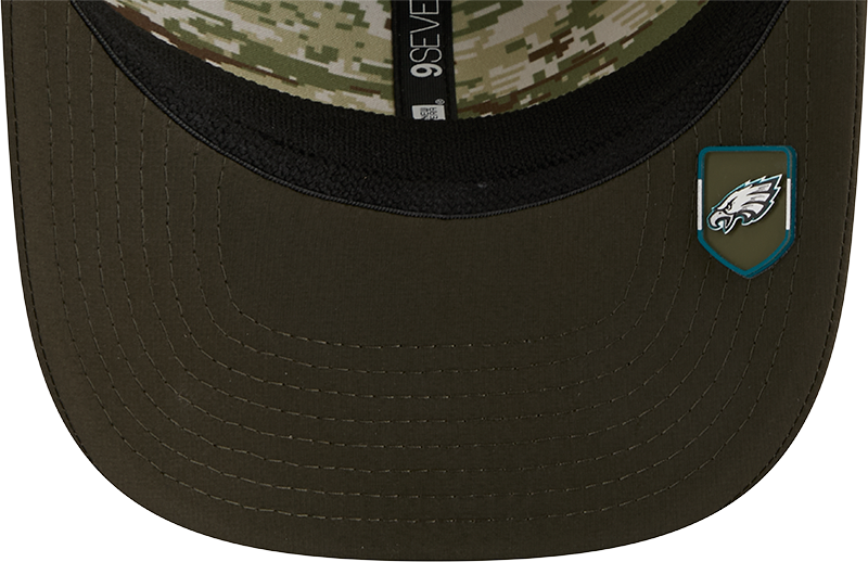 Men's Philadelphia Eagles New Era Green 2025 Salute To Service Sideline 9SEVENTY Trucker Adjustable Hat