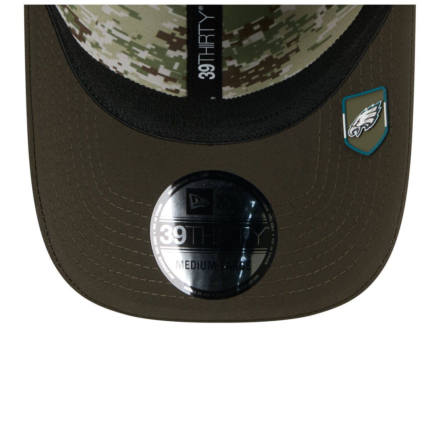 Men's Philadelphia Eagles New Era Green 2025 Salute to Service 39THIRTY Flex Hat