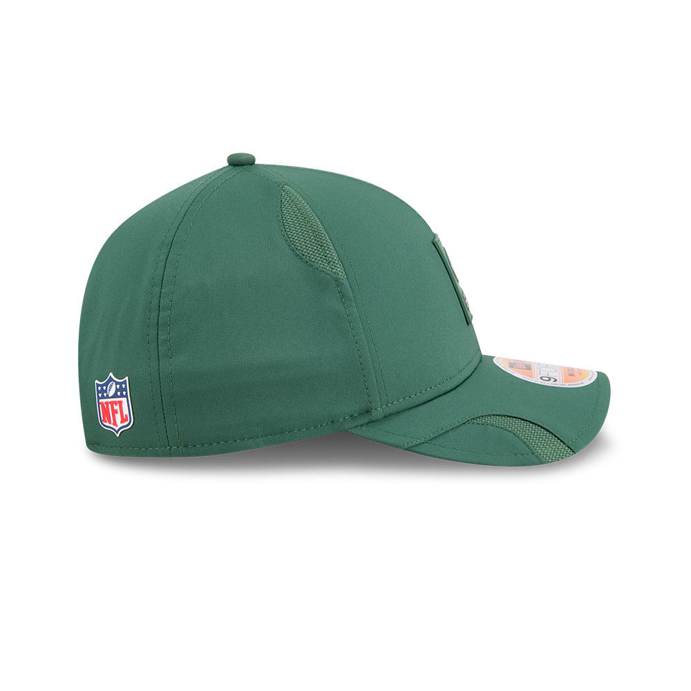 Men's Green Bay Packers New Era Green 2025 NFL Primary Logo Sideline Heat 9FORTY M-Crown Adjustable Hat