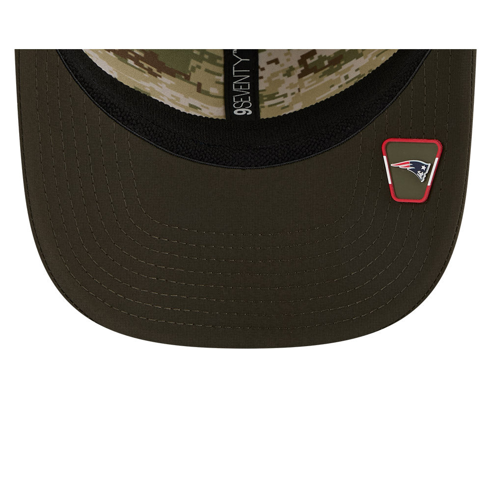 Men's New England Patriots New Era Green 2025 Salute To Service Sideline 9SEVENTY Trucker Adjustable Hat