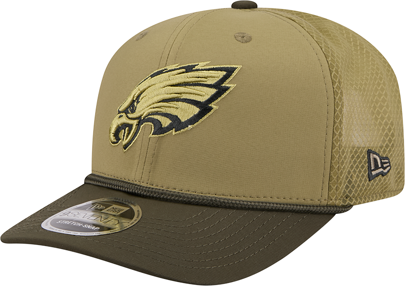 Men's Philadelphia Eagles New Era Green 2025 Salute To Service Sideline 9SEVENTY Trucker Adjustable Hat